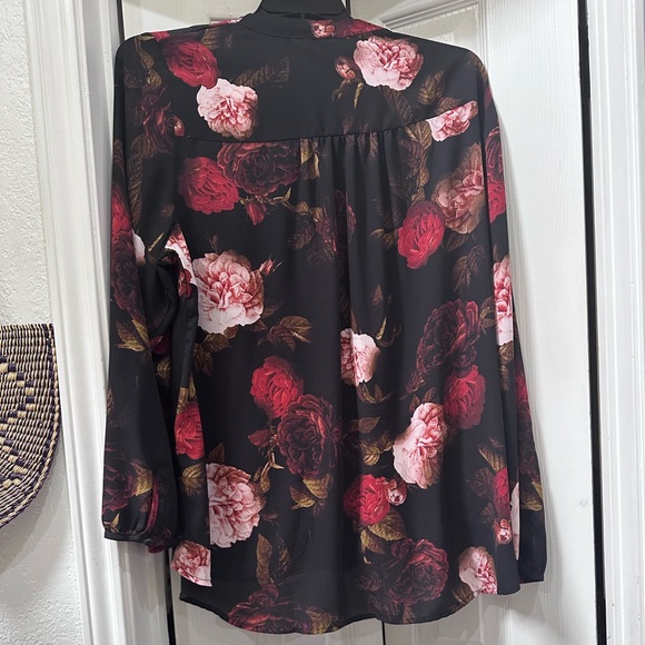 Floral Lane Bryant Crossover Blouse - Picture 2 of 3